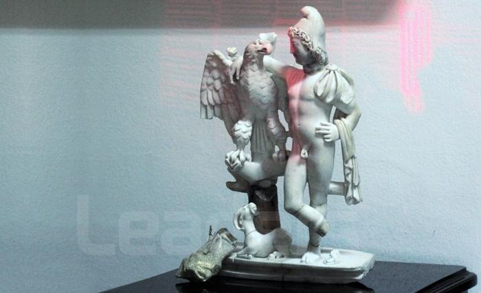 Retrouvée par la Police judicaire, la précieuse statuette Ganymède remise à l’Institut national du Patrimoine