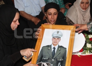 L'hommage des Tunisiens aux six gardes nationaux tombés en martyrs dimanche