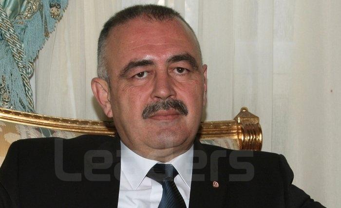 تثبيت السيد زكرياء حمد وزيرا للصناعة