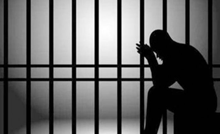 إصدار بطاقتي إيداع بالسجن في حقي محمد أنور بيوض ومرافقته