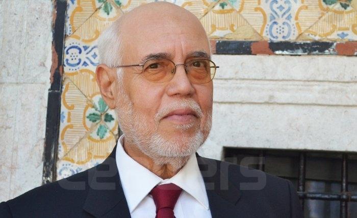 احميده الـــنيــفــر: السّياسة‭ ‬والحكم‭ ‬والمؤامرة, الـشّجـرة‭ ‬والغـابـة