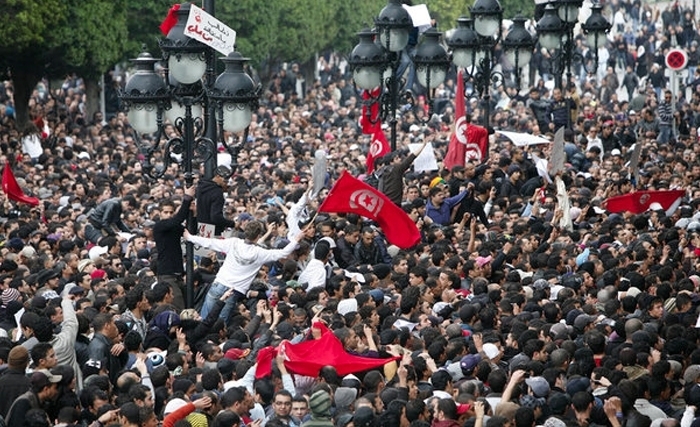 رشيد خشانة: ثـــروتُنـــا‭ ‬شبـابُــنــا‭ ‬وشــــبابُنـــا‭ ‬يضيــــع‭ ‬منّـــا