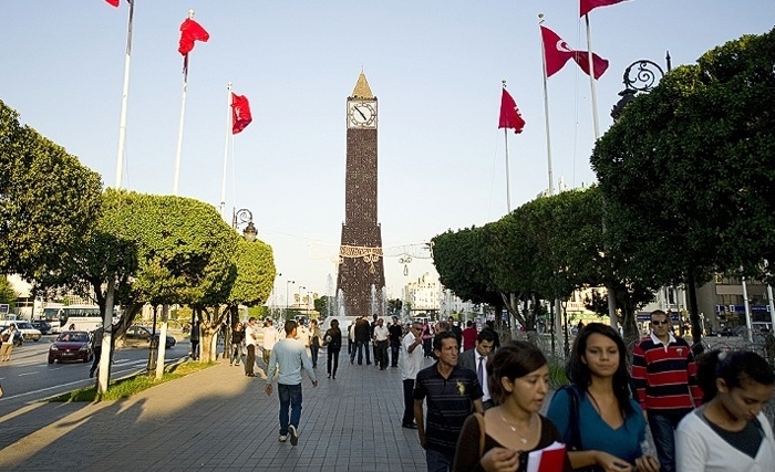 في العدد 14 لليدرز العربية: ما هو وضع الطبقات الوسطى في تونس بعد 14 جانفي 2011؟