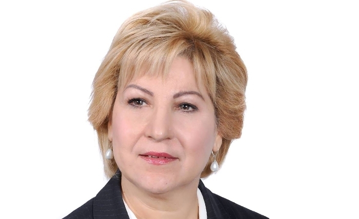 هل ستبقى عزيزة حتيرة على رأس مركز النهوض بالصادرات؟