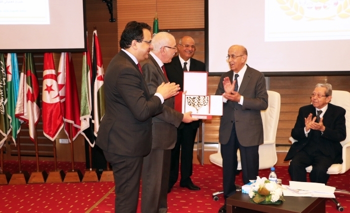 عبد اللطيف يوسف الحمد : مواصلة الجهود لتمويل المشاريع ذات الأولوية في خطط التنمية العربية 