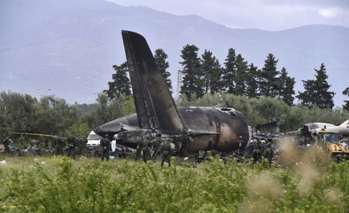 Crash d'un avion militaire algérien de transport  près d'Alger : 275 morts