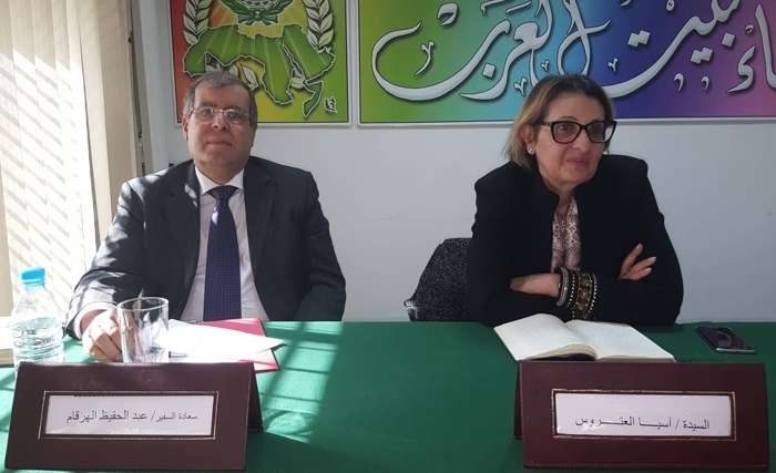 نظرات في كتاب آسيا العتروس "عاشقة في رحاب صاحبة الجلالة، إعلام الثورة أو ثورة الإعلام"