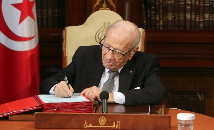 قايد السبسي يقرّر تمتيع 1559 سجينا بالعفو الخاصّ بمناسبة عيد الاستقلال (فيديو) 