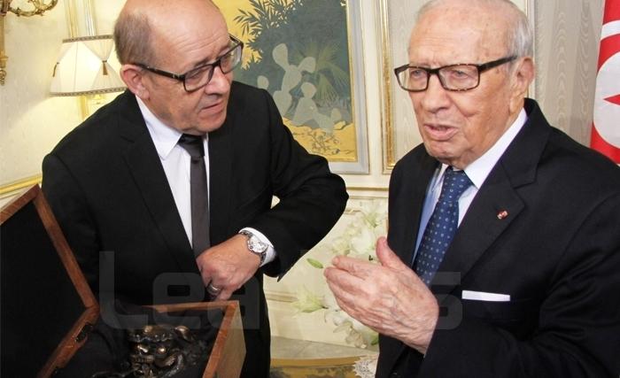 Le Drian : Tout au long de sa vie, Caïd Essebsi aura œuvré à l’apaisement des mémoires