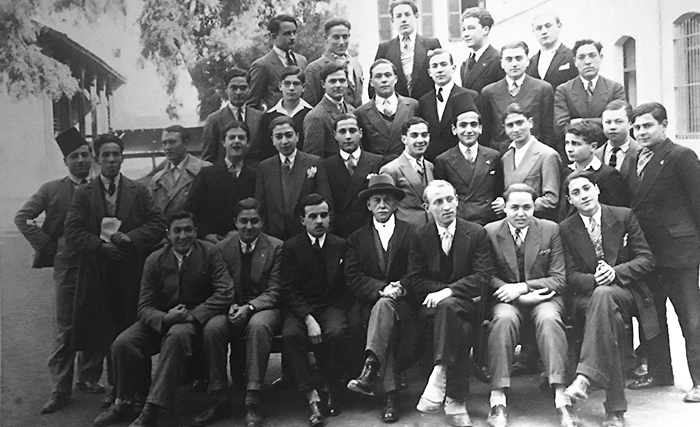 صـالـح عزيـّز: الجرّاح الفذّ والمناضل الوطني