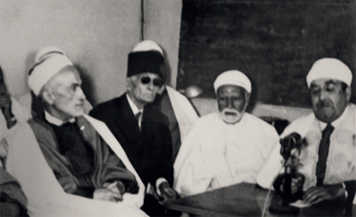 الشّيــخ العــلاّمة محمّد الفاضل ابن عـاشــور نـاقـدا وبـاحثا