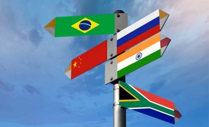 BRICS - Une mosaïque économique: Entre complémentarités et fractures BRICS - Une mosaïque économique: Entre complémentarités et fractures